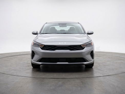 Used 2025 Kia K4 FWD image 2