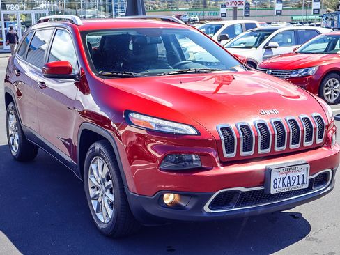 Used 2016 Jeep Cherokee Limited image 18
