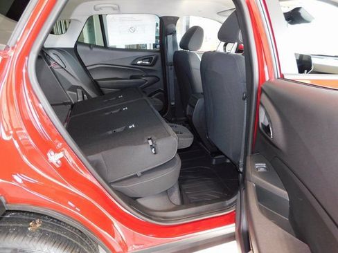 New 2026 Chevrolet Trax LS w/ LS Convenience Package FWD image 23