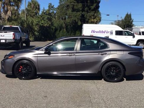 Used 2022 Toyota Camry SE image 8