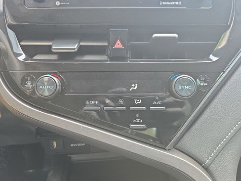 Used 2024 Toyota Camry SE image 23