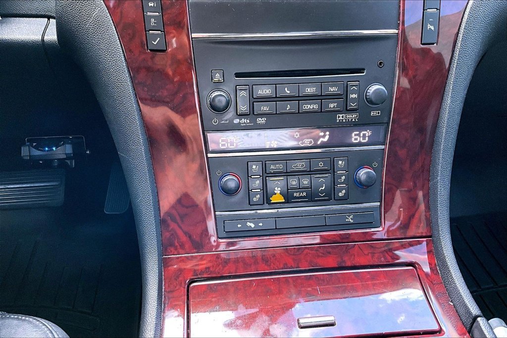 Used 2011 Cadillac Escalade ESV Premium RWD image 12