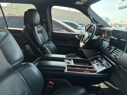 Used 2018 Lincoln Navigator Reserve w/ Technology Package image 6
