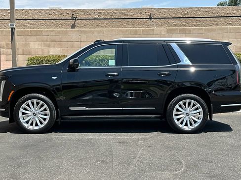 Used 2025 Cadillac Escalade Luxury w/ LPO, Floor Liner Package RWD image 7