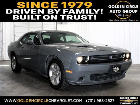 Used 2023 Dodge Challenger SXT RWD image 1