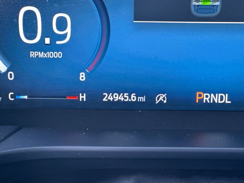 Used 2025 Ford Escape Platinum image 27