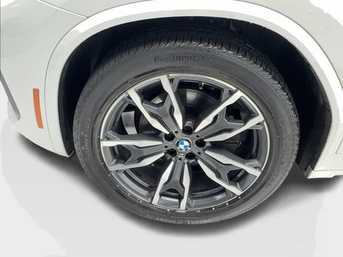 Used 2023 BMW X4 xDrive30i w/ M Sport Package AWD/4WD image 13
