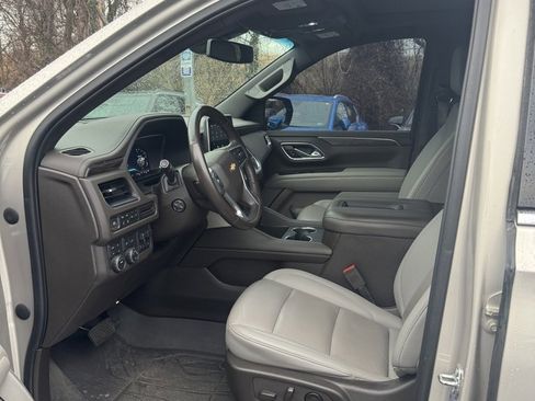 Used 2022 Chevrolet Tahoe LT w/ Luxury Package image 5