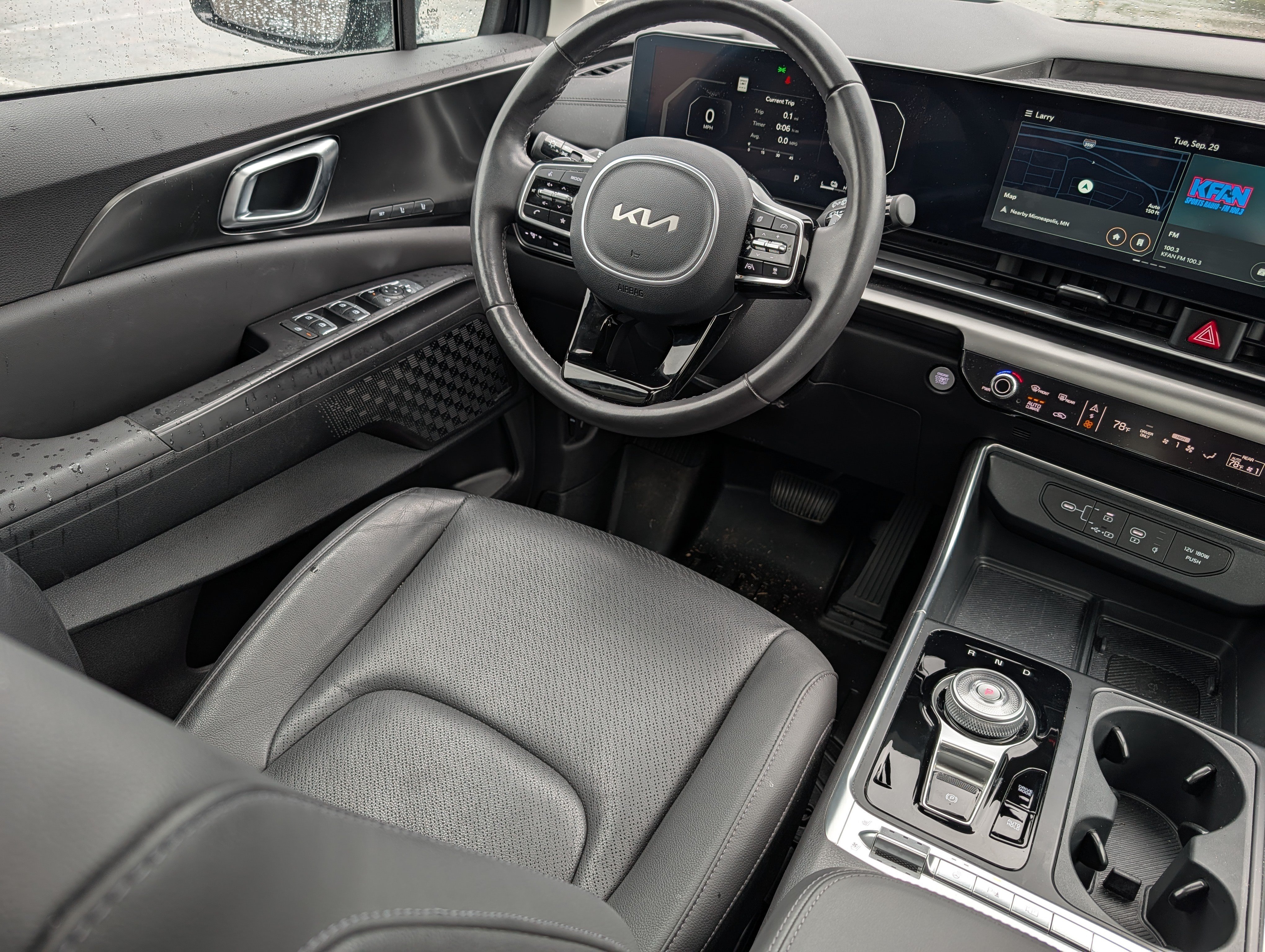 Certified 2025 Kia Carnival SX Prestige FWD image 9