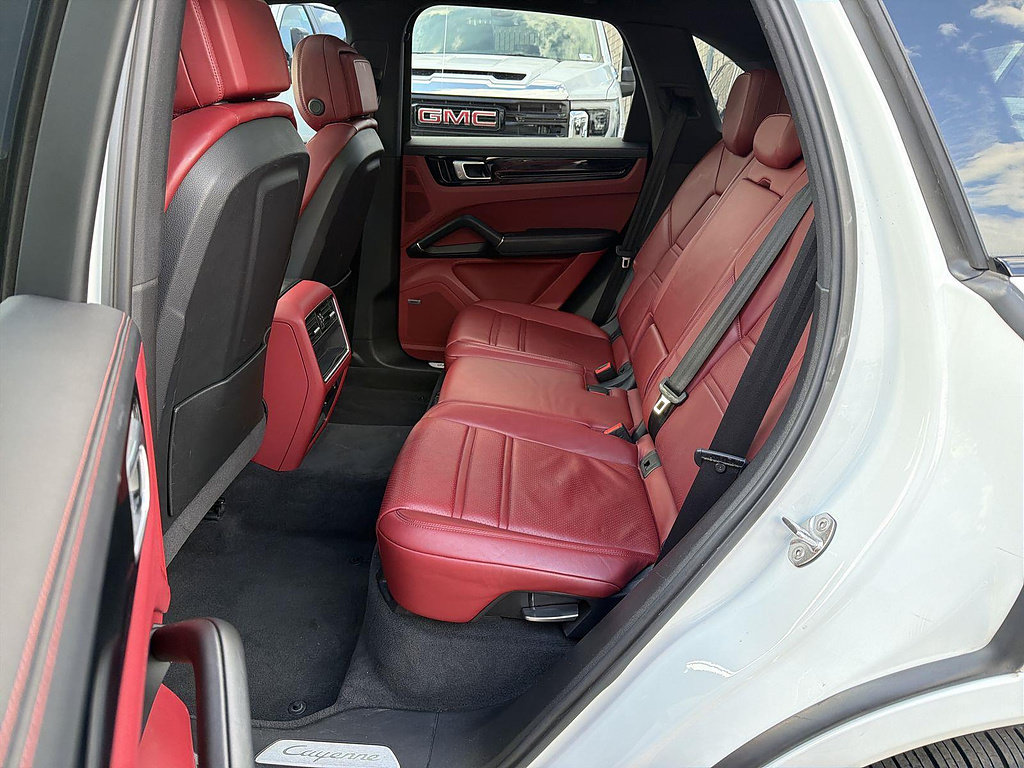 Used 2019 Porsche Cayenne AWD/4WD image 25