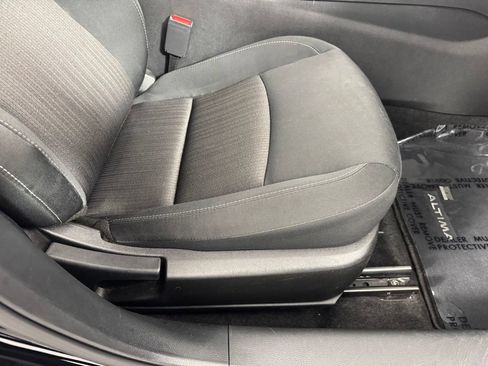 Used 2025 Nissan Altima 2.5 SV FWD image 36