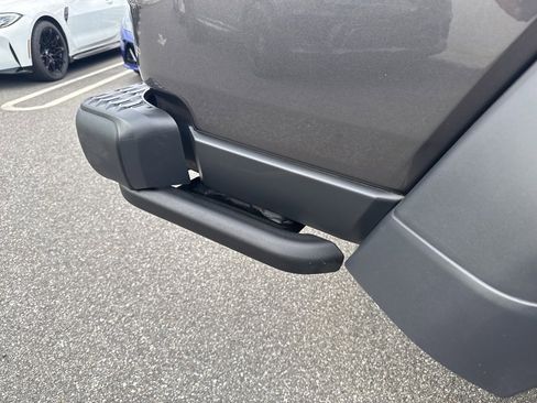 Used 2023 Jeep Gladiator Rubicon w/ LED Lighting Group image 32