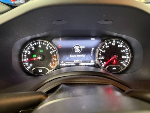 Used 2023 Jeep Renegade Latitude AWD/4WD image 30