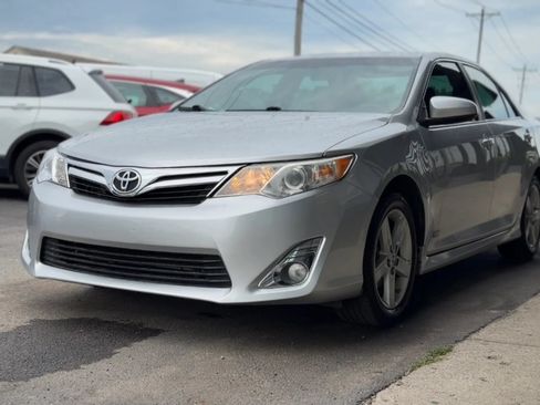 Used 2014 Toyota Camry SE FWD image 5