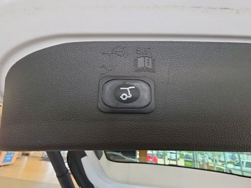 Used 2018 Ford Escape SEL FWD image 28