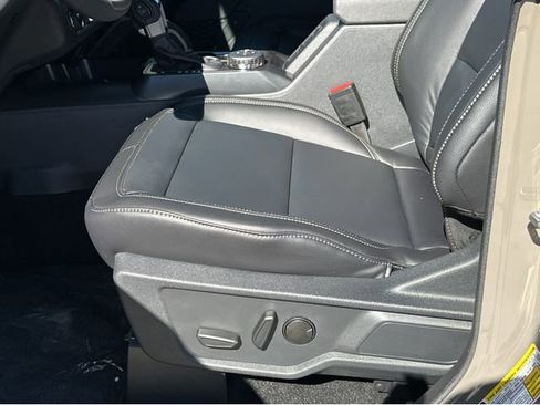 New 2025 Ford Bronco Badlands image 36