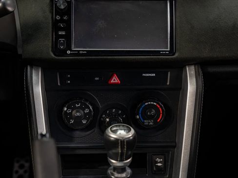 Used 2017 Toyota 86 RWD image 22