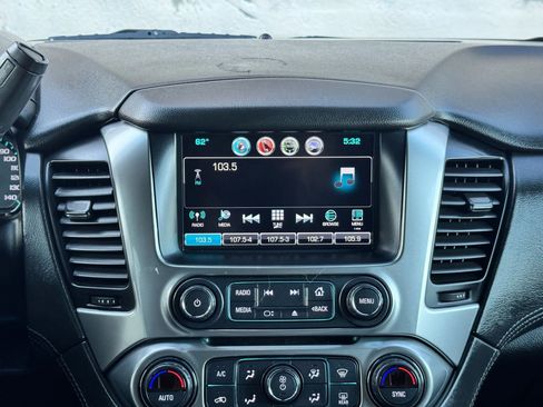 Used 2019 Chevrolet Suburban LT image 25