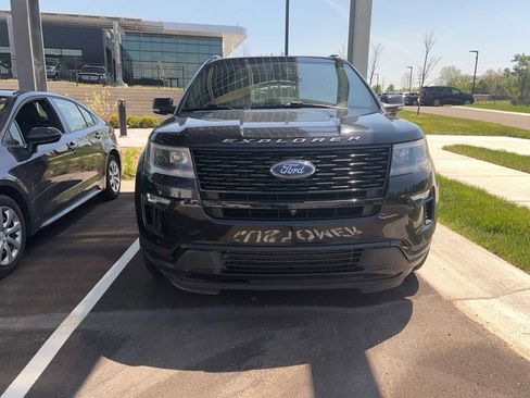 Used 2018 Ford Explorer Sport w/ Equipment Group 401A AWD/4WD image 3