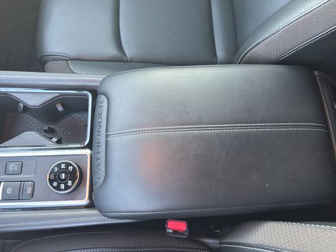 Used 2023 Nissan Pathfinder SL w/ Lighting Package (N92) image 35