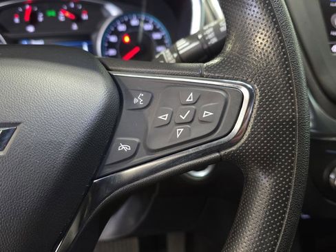 Used 2021 Chevrolet Equinox LT image 19