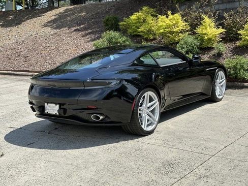 Used 2024 Aston Martin DB12 Coupe image 16