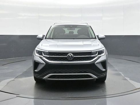 Used 2022 Volkswagen Taos SEL AWD/4WD image 2