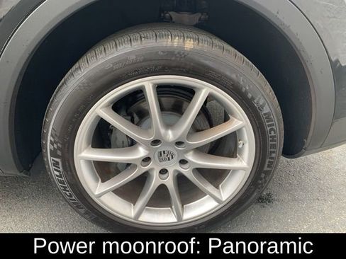 Used 2019 Porsche Cayenne S image 17