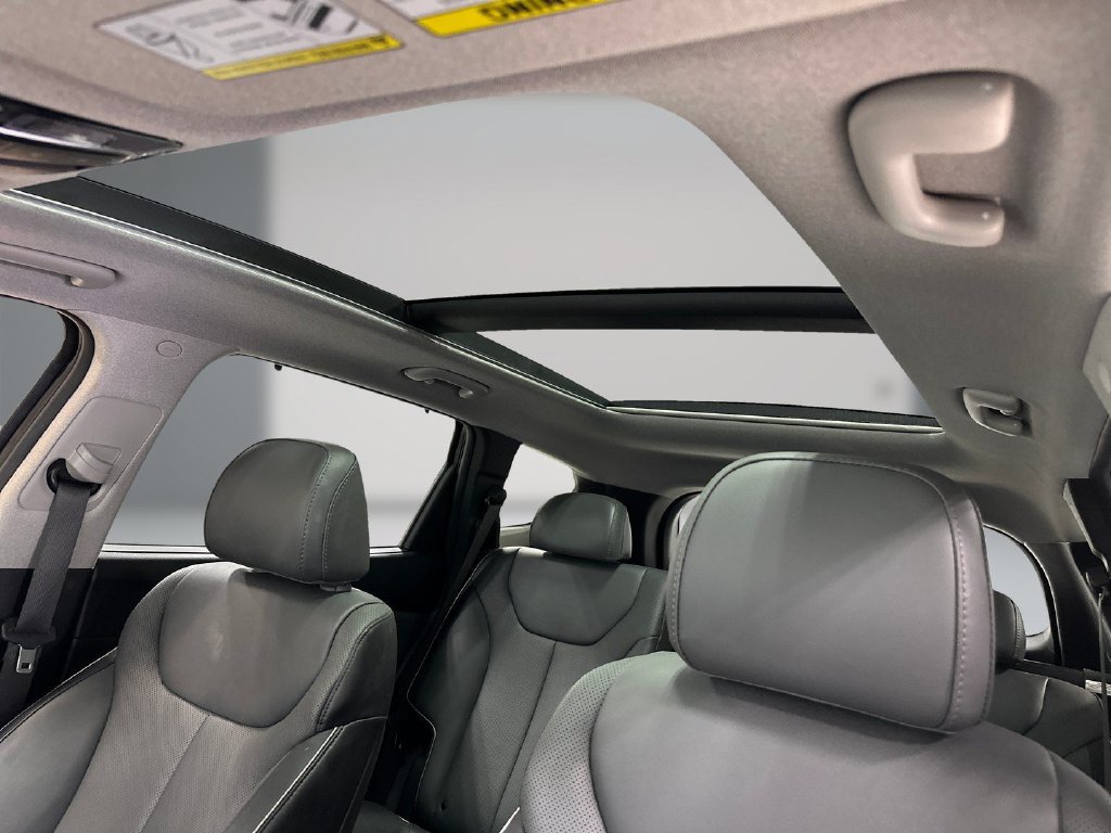 Used 2023 Hyundai Santa Fe Limited FWD image 18