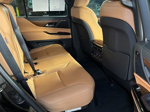 Certified 2024 Lexus LX 600 4WD w/ Premium Package image 14