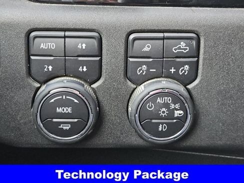 Used 2024 Chevrolet Silverado 2500 LTZ w/ LTZ Convenience Package image 20