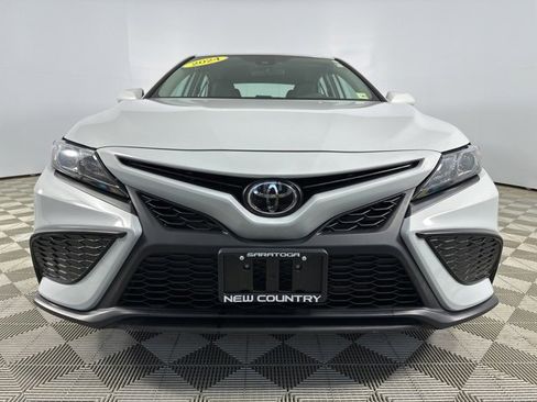 Used 2024 Toyota Camry SE image 2