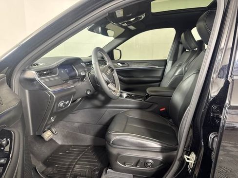 Used 2023 Jeep Grand Cherokee L Overland w/ Rear Seat Video Group I AWD/4WD image 11