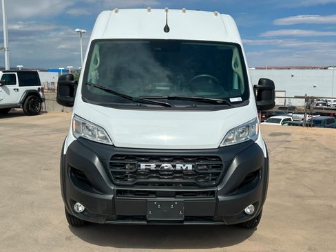 Used 2025 RAM ProMaster 2500 w/ Convenience Group FWD image 8