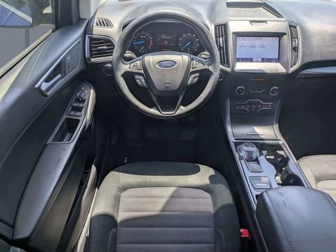 Used 2020 Ford Edge SE FWD image 16
