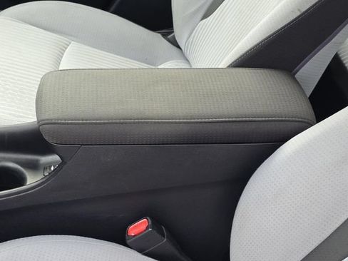 Used 2016 Toyota Prius Two FWD image 8
