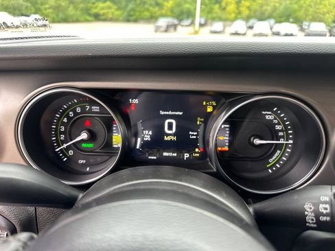 Used 2023 Jeep Wrangler Unlimited w/ Cold Weather Group AWD/4WD image 29