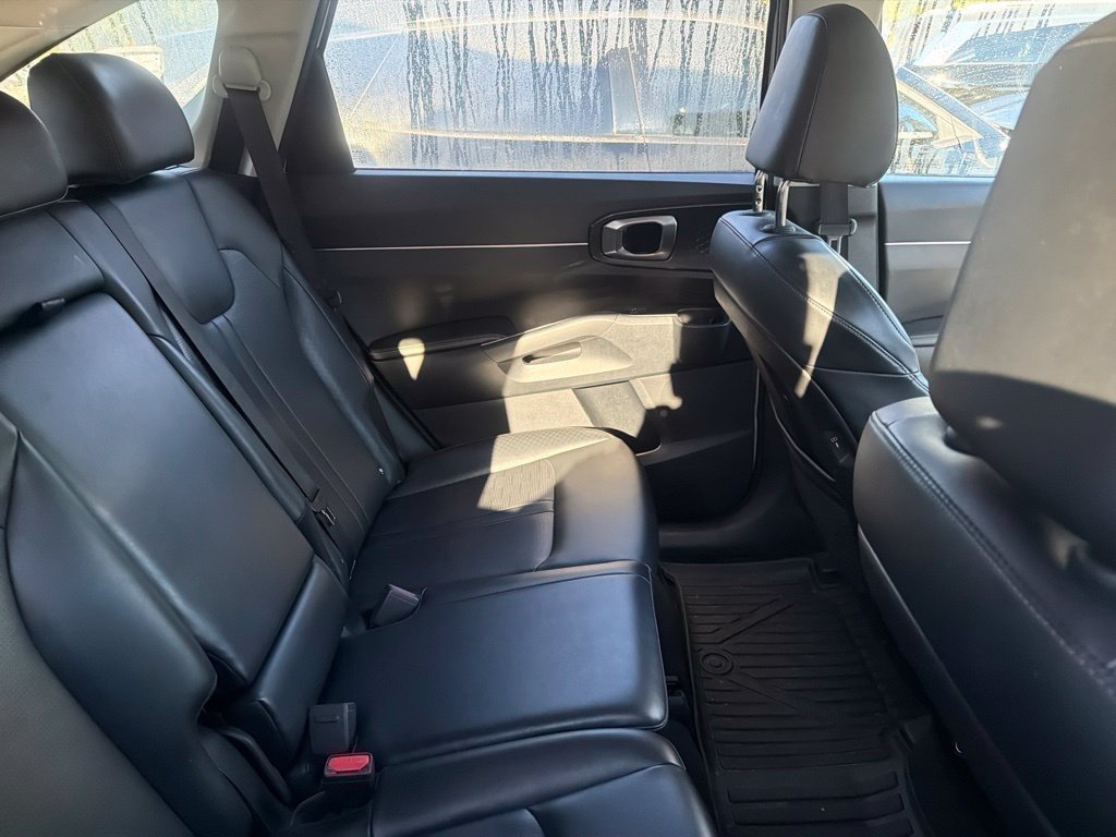 Used 2024 Kia Sorento S AWD/4WD image 11