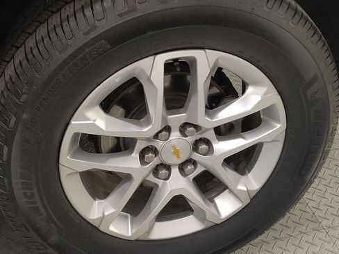 Used 2018 Chevrolet Traverse LT FWD image 31