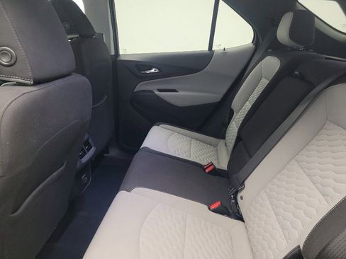 Used 2021 Chevrolet Equinox LT image 18