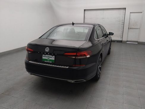 Used 2022 Volkswagen Passat 2.0T SE FWD image 7