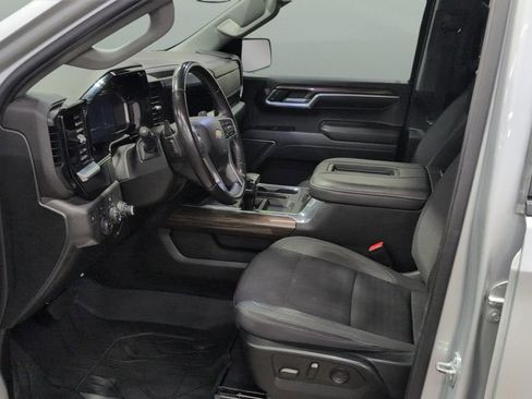 Used 2022 Chevrolet Silverado 1500 LT AWD/4WD image 8