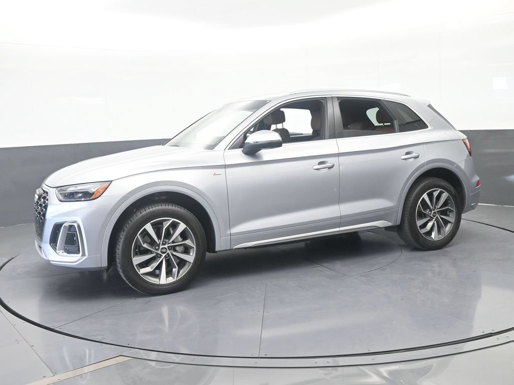 Used 2022 Audi Q5 2.0T Premium Plus w/ Premium Plus Package AWD/4WD image 2