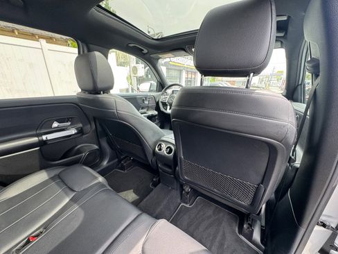 Used 2020 Mercedes-Benz GLB 250 4MATIC image 38