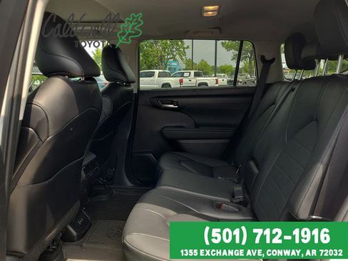 Certified 2025 Toyota Highlander XLE AWD/4WD image 12