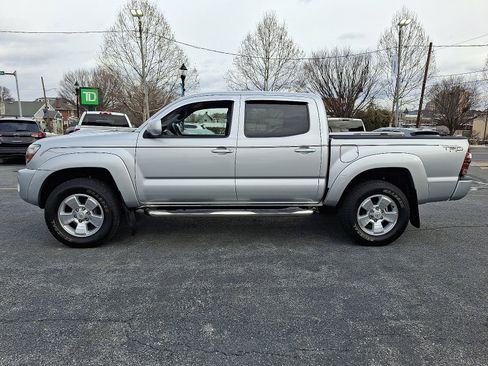 Used 2010 Toyota Tacoma PreRunner image 2
