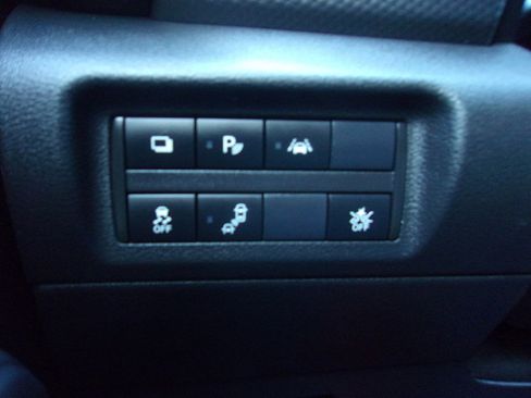 Used 2022 Nissan Kicks S image 19