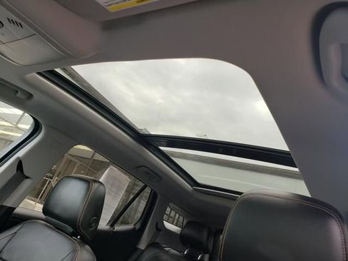 Used 2021 GMC Terrain SLT w/ Infotainment Package II AWD/4WD image 18