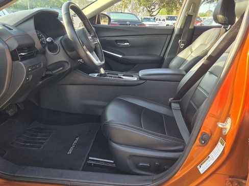 Used 2025 Nissan Sentra SR w/ SR Premium Package FWD image 12