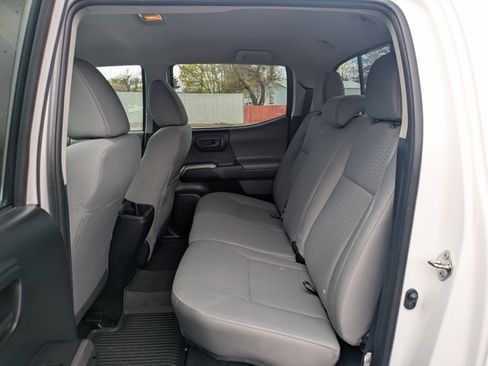 Used 2017 Toyota Tacoma SR5 w/ Tow Package image 22